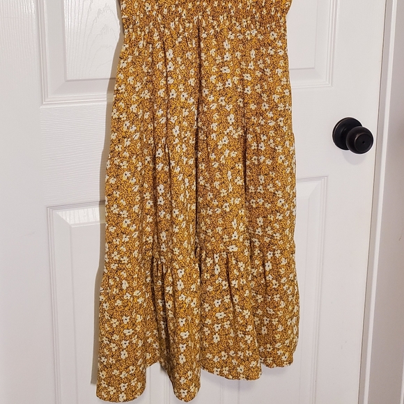 Spring dress by Monteau Los Angelos - Picture 3 of 5